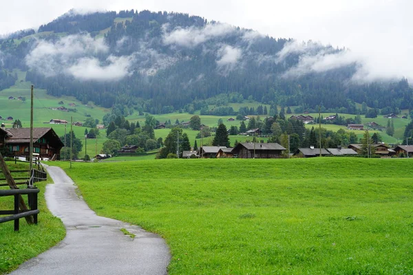 İsviçre Alpleri erken sonbahar manzara