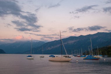 günbatımı üzerinde thuner görmek, Interlaken, İsviçre