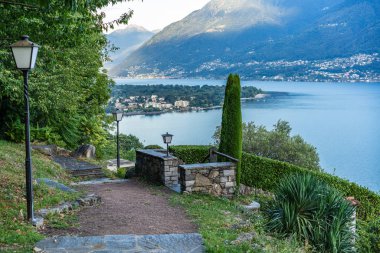 Ronco sopra Ascona kentinde Kanton Tessin görünümünü yaz