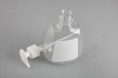 beyaz sıvı konteyner mockup