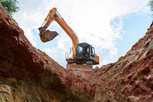 Excavadora Cavando Una Zanja Para Tubería Excavación — Foto de Stock