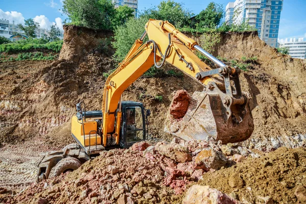 Εκσκαφέας Εργασία Ένα Εργοτάξιο Κουβά Κινηματογράφηση Πρώτο Πλάνο — Φωτογραφία Αρχείου