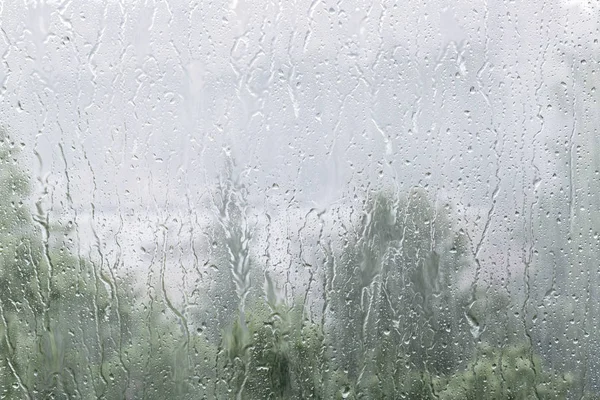 雨点落在窗户上 美丽的背景 — 图库照片