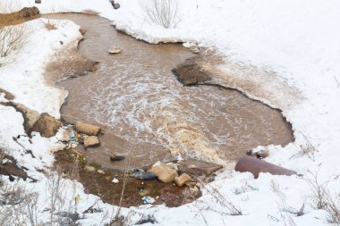 Kanalizasyon tarafından doğanın kirliliği