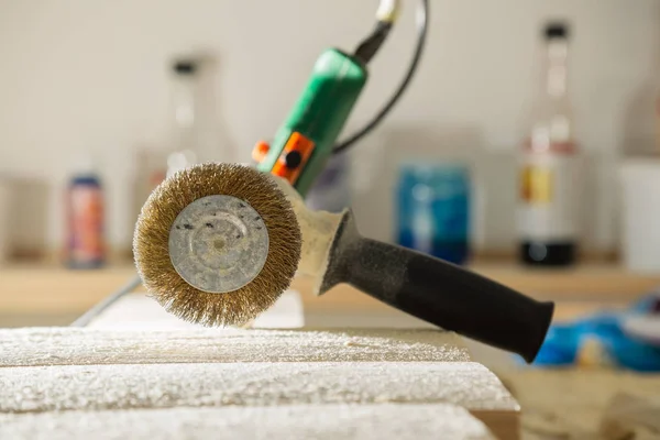 Drill Metal Brush Wooden Board — Stock Photo, Image