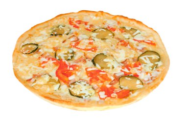 İştah açıcı pizza peyniri, domates, salatalık ve pastırma. Beyaz arka plan üzerinde izole.