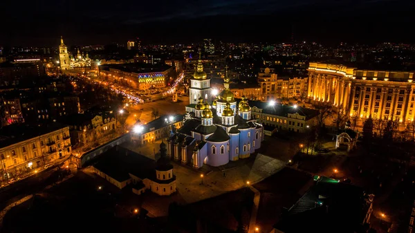 Monasterio Cúpula Dorada San Miguel Por Noche —  Fotos de Stock