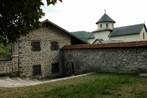 Klasztor Jest Widoczne Zza Ściany — Zdjęcie stockowe