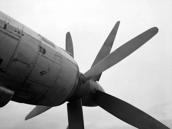 Винт Пропеллера Старый Изношенный Аэродинамический Винт Двигателя Черту Старый Самолет — стоковое фото