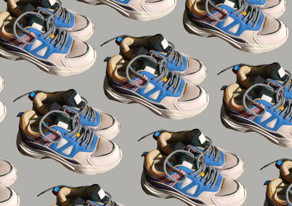 Vit Plattform Sneakers Med Ljusa Färg Accenter Mönster Brun Bakgrund — Stockfoto