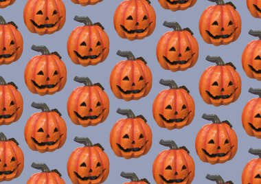 Cadılar Bayramı Balkabağı deseni mavi arka planda izole edilmiş. Cadılar Bayramı balkabağı dekoratif figürü. Plastik Balkabağı Cadılar Bayramı Dekorasyonları, Seramik Hayalet Cadılar Bayramı Figürü, Vintage Figürleri