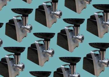 Modern mutfak yemek işlemcisi mavi arka planda izole edilmiş. Mutfak evrensel yemek karıştırıcısı. Çok fonksiyonlu gıda işlemcisi. Elektrik Mutfağı ve Ev Aletleri. Uzayı kopyala Desen
