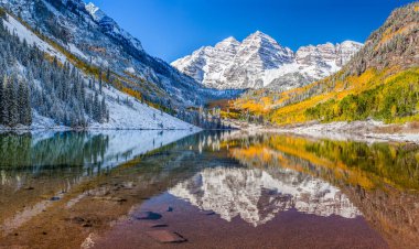 Falls, Aspen, CO 'daki Maroon Bells Ulusal Parkı Panorama Manzarası