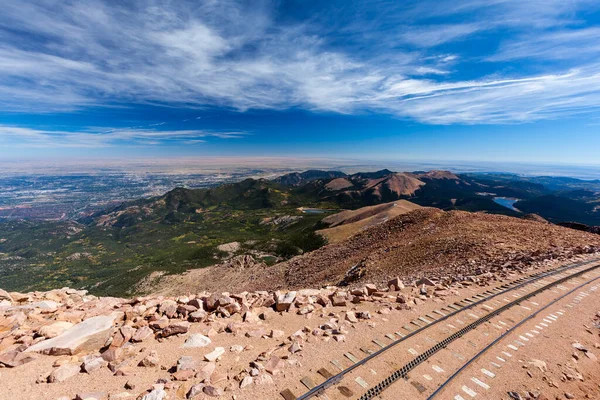 Pike Peak, Colorado Springs 'ten Piak Cog demiryolu.