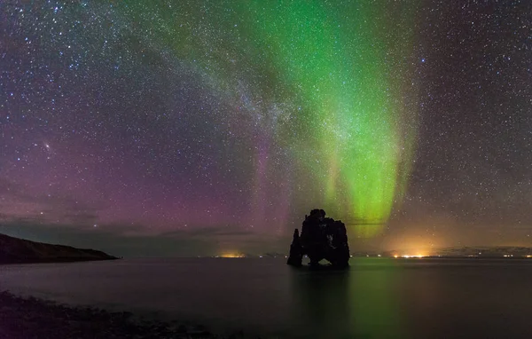 Beautiful Northern Light Hvitserkur Sea Stack Iceland — Stock Photo, Image