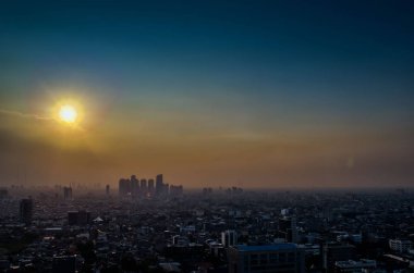 Jakarta uzaktan diğer bölgelerinde