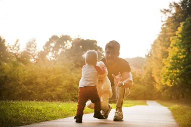 Baba Genç oğlu ile çalış