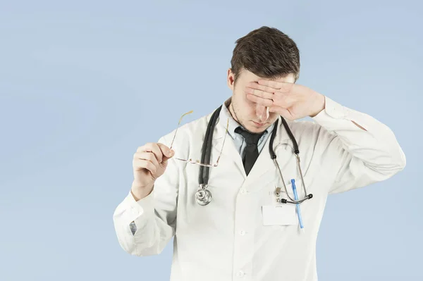 Young Guy Student Doctor Closes Eyes His Hand Nothing Seen — Stock Photo, Image