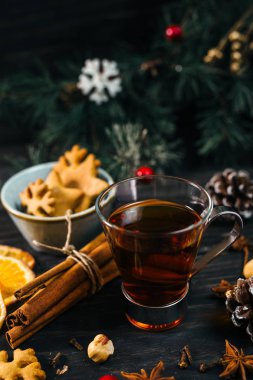 Geleneksel alkollü kış içeceği - mulled şarap