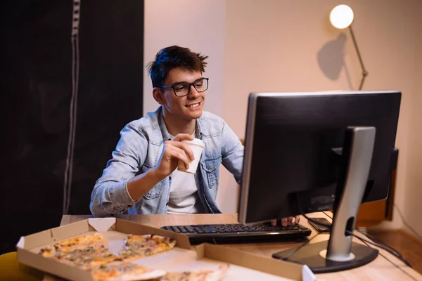 Lavoro Freelance Adolescente Casa Forma Computer — Foto Stock