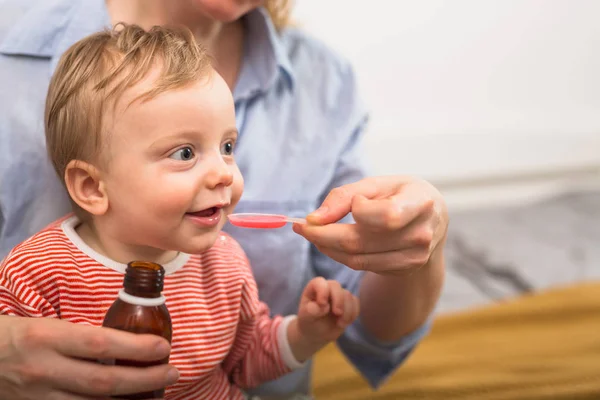 küçük çocuk öksürük ilacı