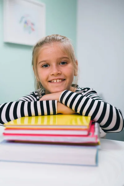 Cute Little Girl Sitting Table Leaned Books Her Home — Stock Photo, Image