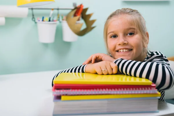 Cute Little Girl Sitting Table Leaned Books Her Home — Stock Photo, Image