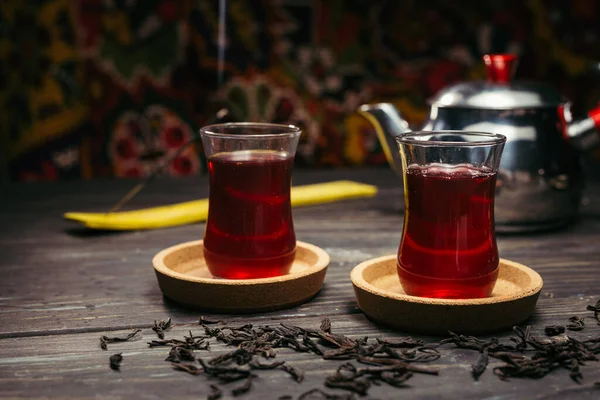 Τουρκικό Τσάι Ξύλινο Τραπέζι — Φωτογραφία Αρχείου