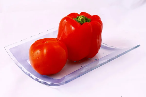 Yaz yiyecek, taze sebze ve otlar camına natürmort.