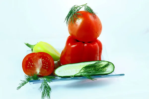 Yaz yiyecek, taze sebze ve otlar camına natürmort.