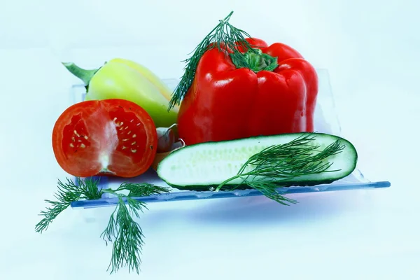 Yaz yiyecek, taze sebze ve otlar camına natürmort.