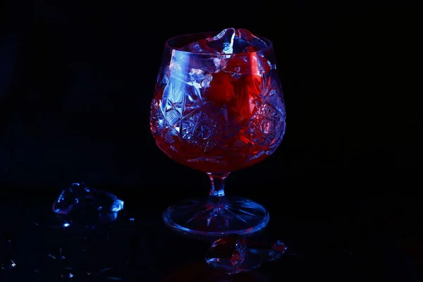 Lado Cristal Con Luces Rojas Azules Juega Maravillosamente Luz Del — Foto de Stock