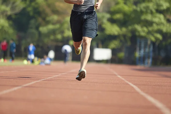 Jovem Asiático Homem Masculino Atleta Corrida Formação Exercício Pista — Fotografia de Stock