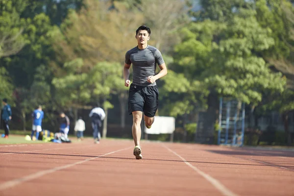 Jovem Asiático Homem Masculino Atleta Corrida Formação Exercício Pista — Fotografia de Stock
