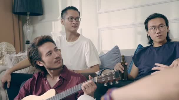 Group Young Asian Adult Men Gathering Drinking Beer Toasting Singing — 비디오