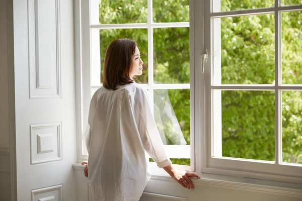 Rear Side View Young Asian Woman Looking Out Window Home — Stock Photo, Image