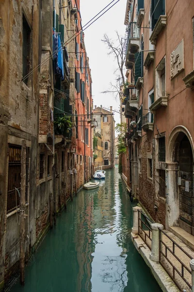 Çok nemli ve pus dolu bir gün boyunca Venedik güzel şehir. — Stok fotoğraf