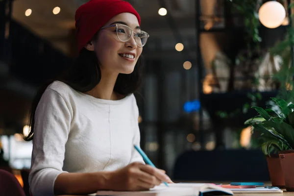 Portrait Young Attractive Asian Woman Beautiful Face Smile Taking Notes — Stock Photo, Image