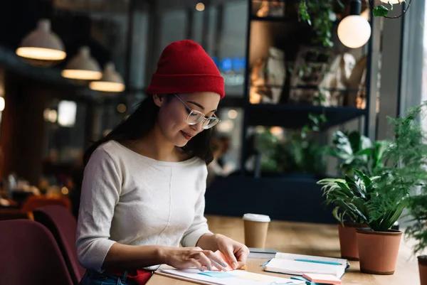 Hermosa Mujer Asiática Proyecto Trabajo Estrategia Planificación Escribir Notas Uso —  Fotos de Stock