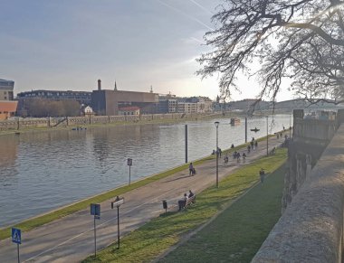 şehir nehir ve patika