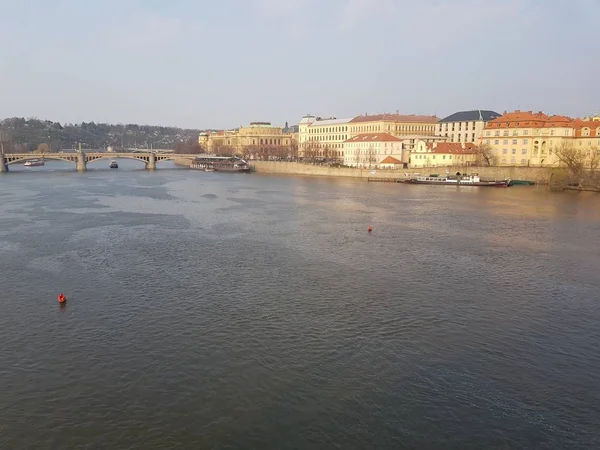 Πόλη Της Πράγας Στον Ποταμό Μολδάβα Της Τσεχικής Δημοκρατίας Πανόραμα — Φωτογραφία Αρχείου