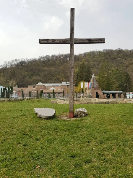 Kreuz Auf Der Wiese — Stockfoto