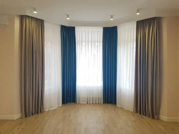 empty room with curtains