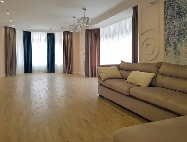 Modernes Wohnzimmer Mit Sofa — Stockfoto