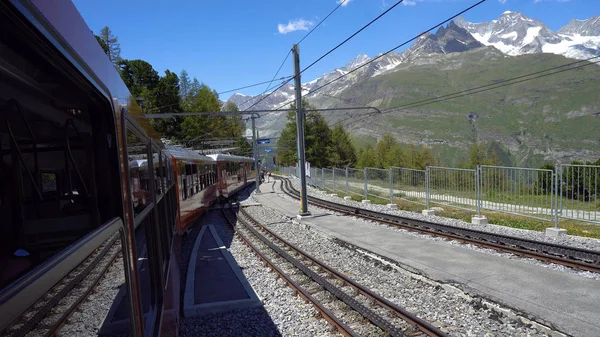 Τρένο Gornergrat Matterhorn Στο Δρόμο Για Την Κορυφή Του Ψηλό — Φωτογραφία Αρχείου