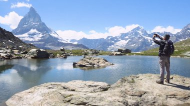 Adam resimlerini dağ ve yatay, cep telefonu akıllı
