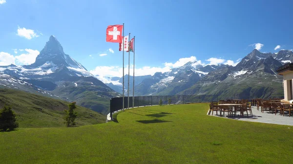 Matterhorn Banderas Suizas — Foto de Stock