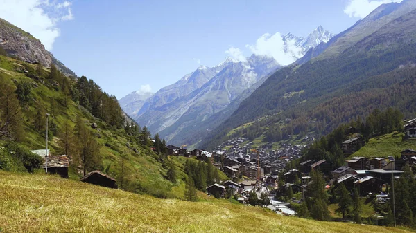 Pueblo Tradicional Suizo Montaña Zermatt Con Alpes Segundo Plano — Foto de Stock