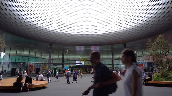 Basel fuar Meydanı Modern mimari - Basel, İsviçre - Haziran, 2018