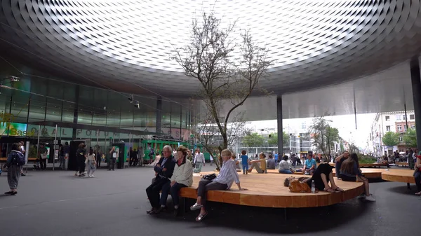 Basel sergi kare Metal delik - Basel, İsviçre - Haziran, 2018